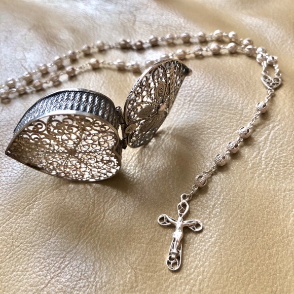 RARE Jerusalem Vintage 800 Silver Heart Box With Rosary Inside - Picture 5 of 16